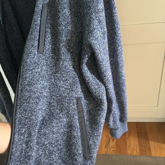 Faherty Sweater - Picture 3 of 4